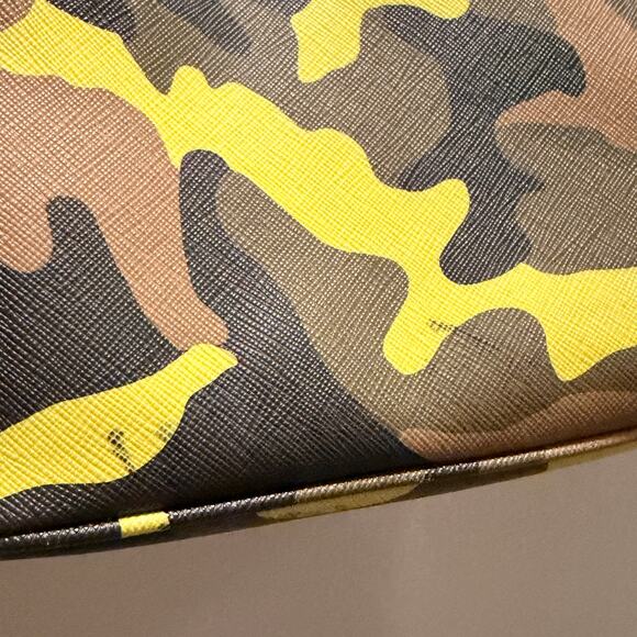 Michael Kors Jet Set Large Acid Lemon Camo Tote Bag Gold Hardware - Picture 6 of 13